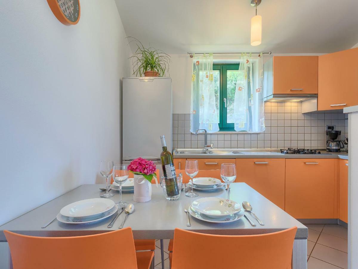 Garden Lägenhet Pjescana Uvala Exteriör bild